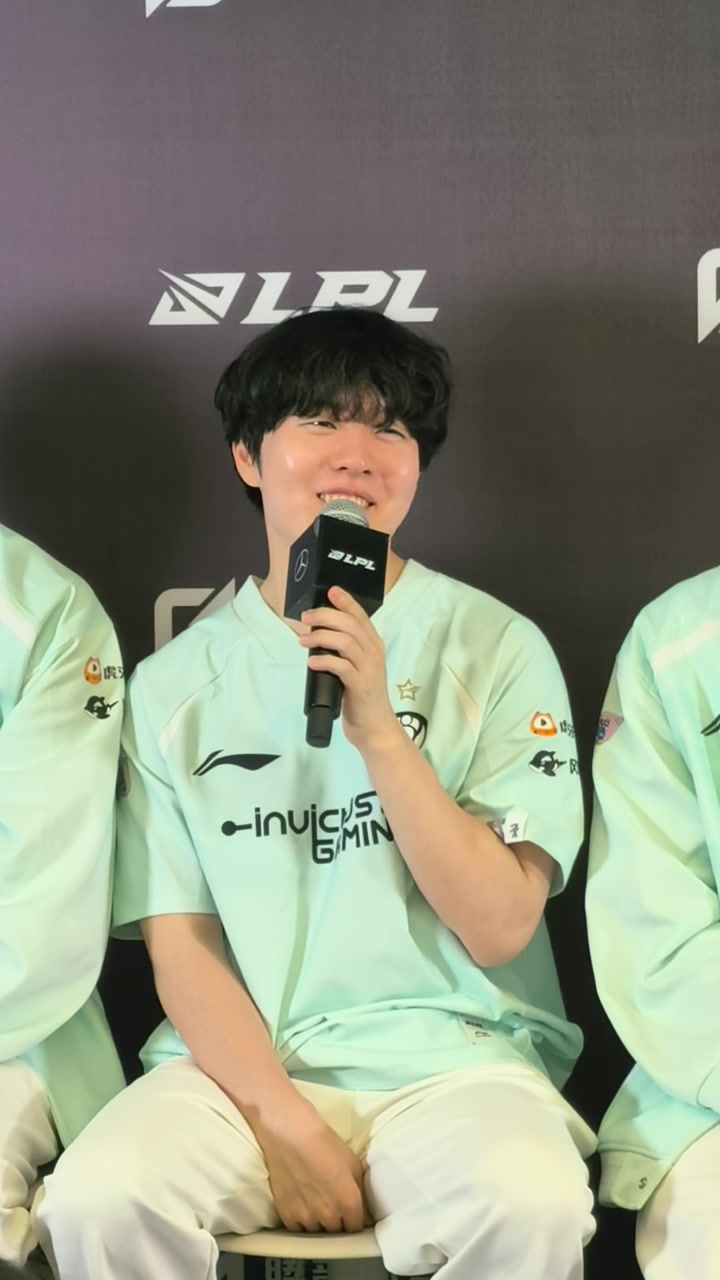 第一次赢有点难以置信!Rookie:原来这是我第一次BO5赢小虎